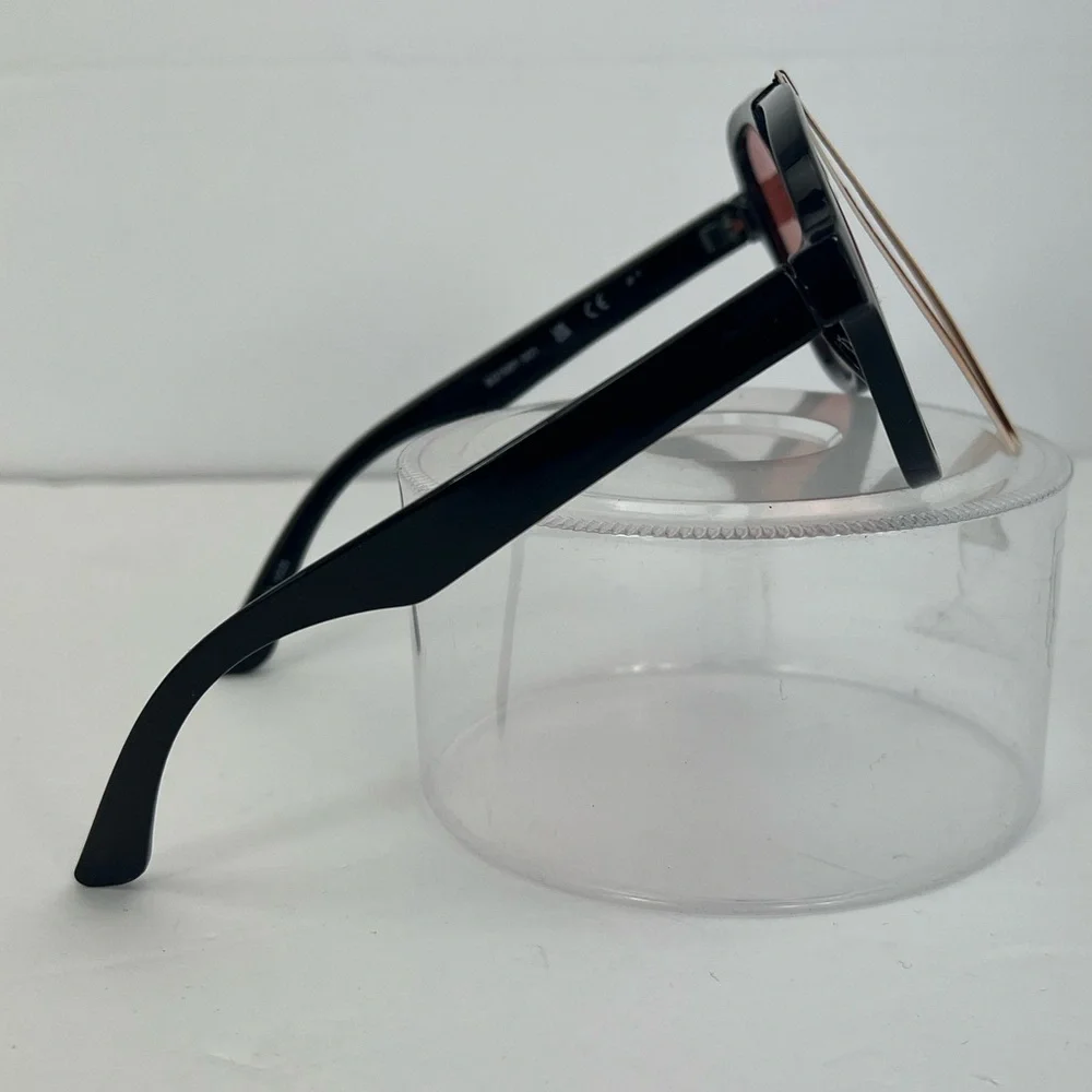 BCBGeneration, BCBG AVIATOR SUNGLASSES WITH WHIRLPOOL BLACK PLASTIC FRAME